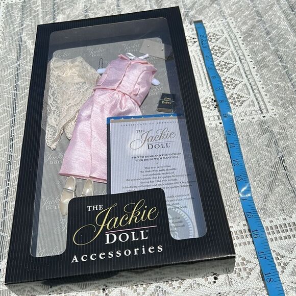 Oleg Cassini Pink Dress with Mantilla Visit to Rome & Vatican Book of Prayers - Picture 9 of 17